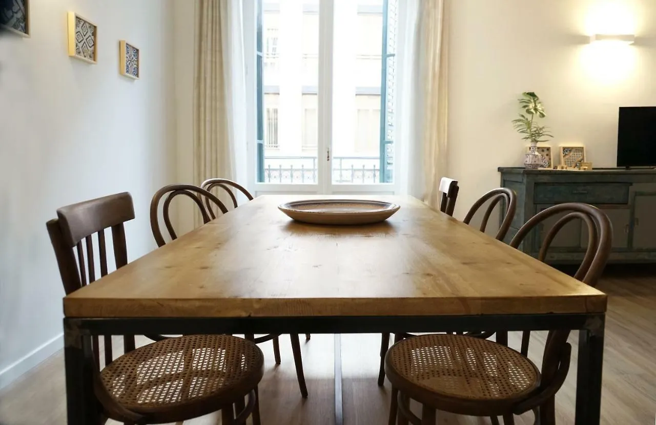 T-Home / Stylish Apartment Palermo Center Italy