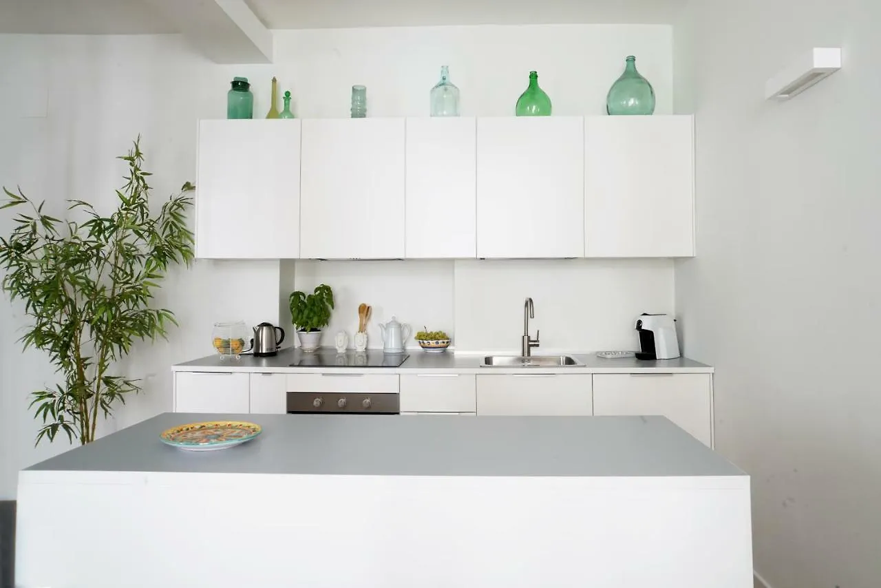T-Home / Stylish Apartment Palermo Center